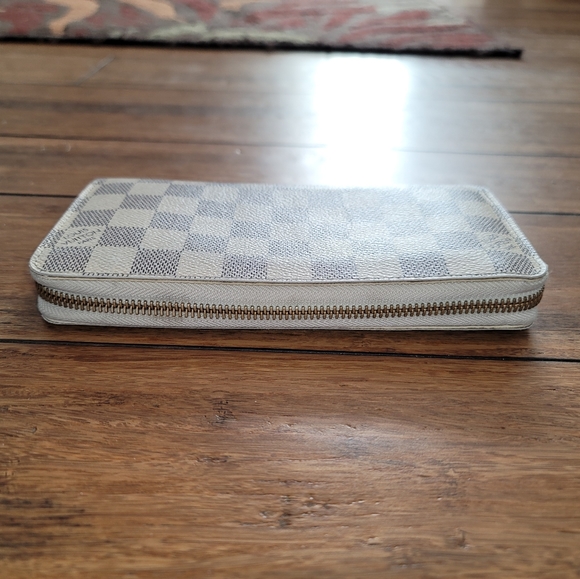 Louis Vuitton Damier Azur Zippy Wallet - Picture 4 of 15